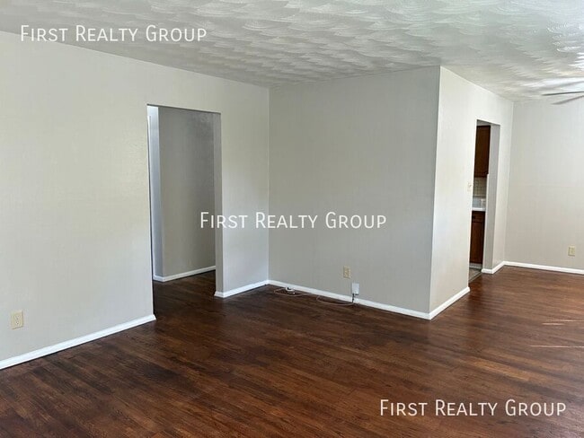 Photo - 2526 Kennedy Ave