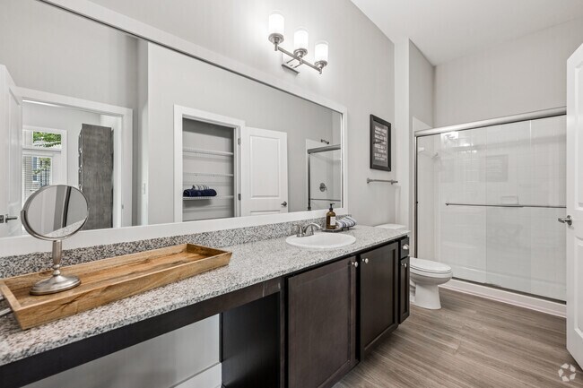 B4 2BR, 2BA - 1,278SF - 2nd bathroom