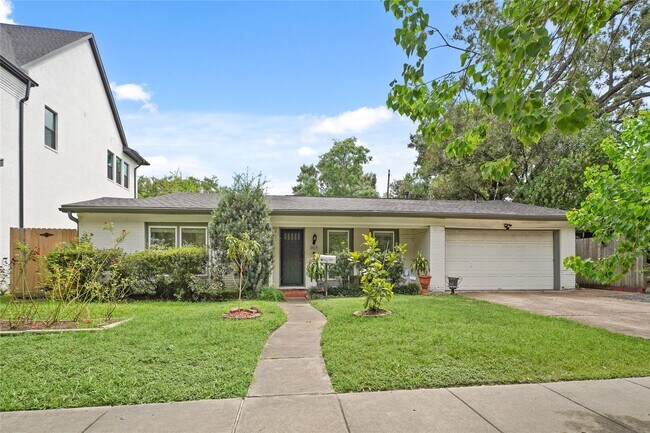 Building Photo - 4019 Blue Bonnet Blvd Rental