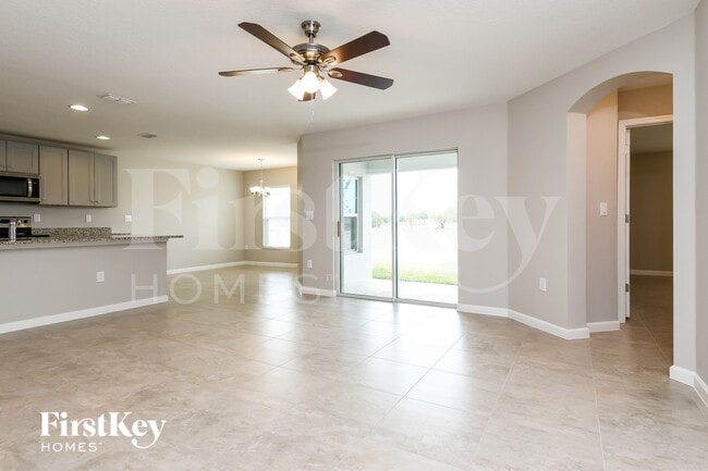 Photo - 643 Lindbergh Wy