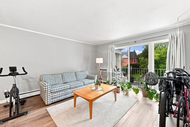 Photo - 5115 Blodgett Ave