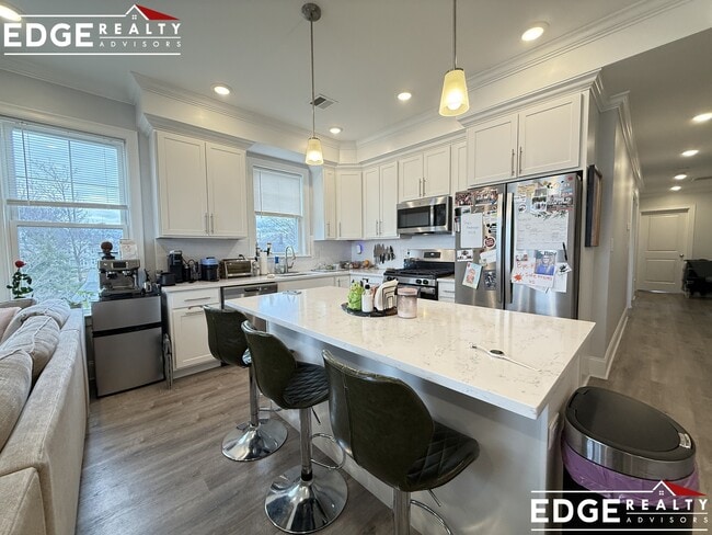 Photo - 144 Franklin St