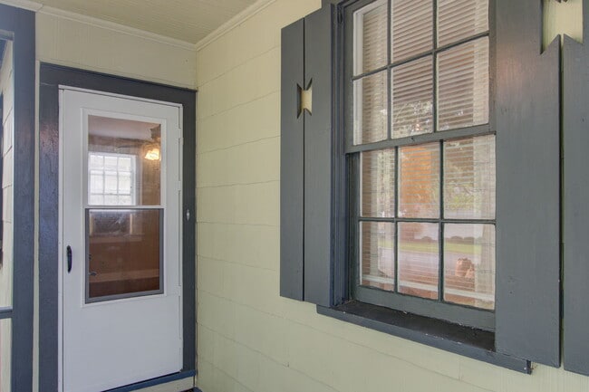 Photo - 15 Addlestone Ave