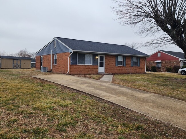 Building Photo - Updated 3 Bedroom, 1 bath with Large Backyard!