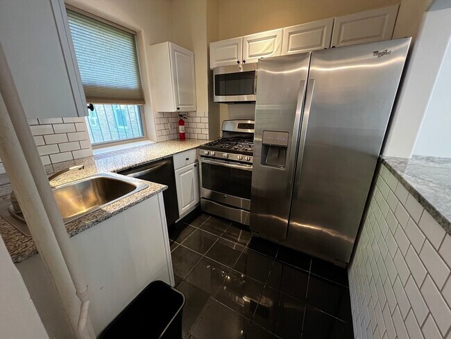 Building Photo - 31 Queensberry St Unit 12A Rental