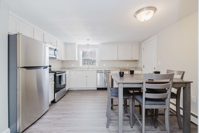 Photo - 484 Victory Hwy Unit 9