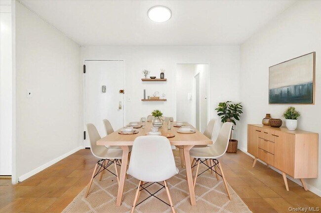 Photo - 70-25 Yellowstone Blvd Unit 2W