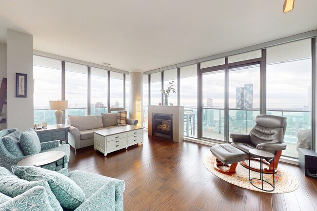 Photo - 33 Lombard St