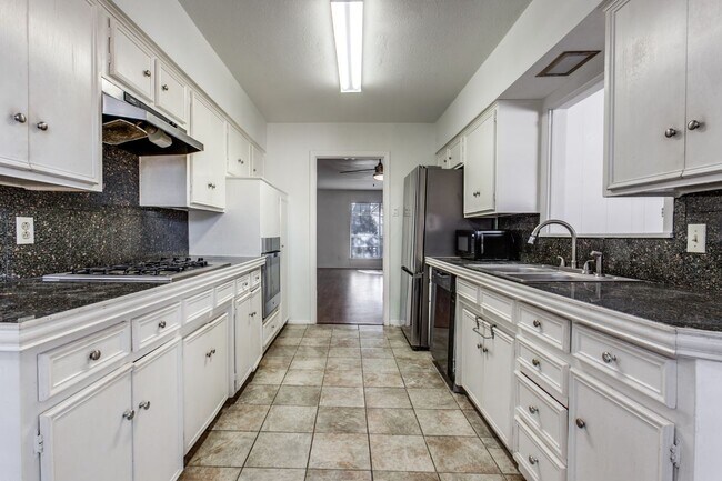 Photo - 7621 Dentcrest Dr