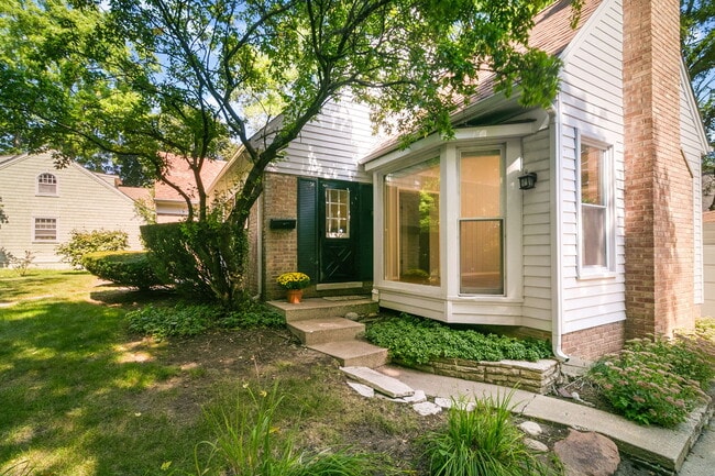 Photo - 381 Wilson St