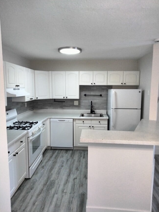 Building Photo - 7434 72nd Ln N Unit 1