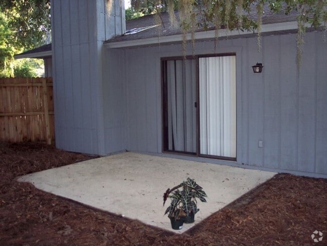 Building Photo - 3 Bed/2 Bath in Serenola Manor Rental