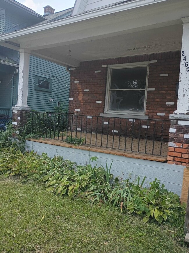 Photo - 2465 Lawton Ave