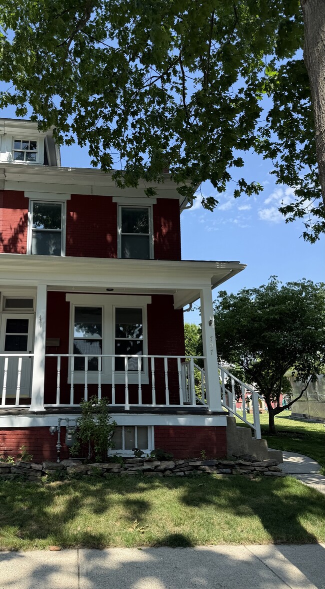 Photo - 707 Oley St