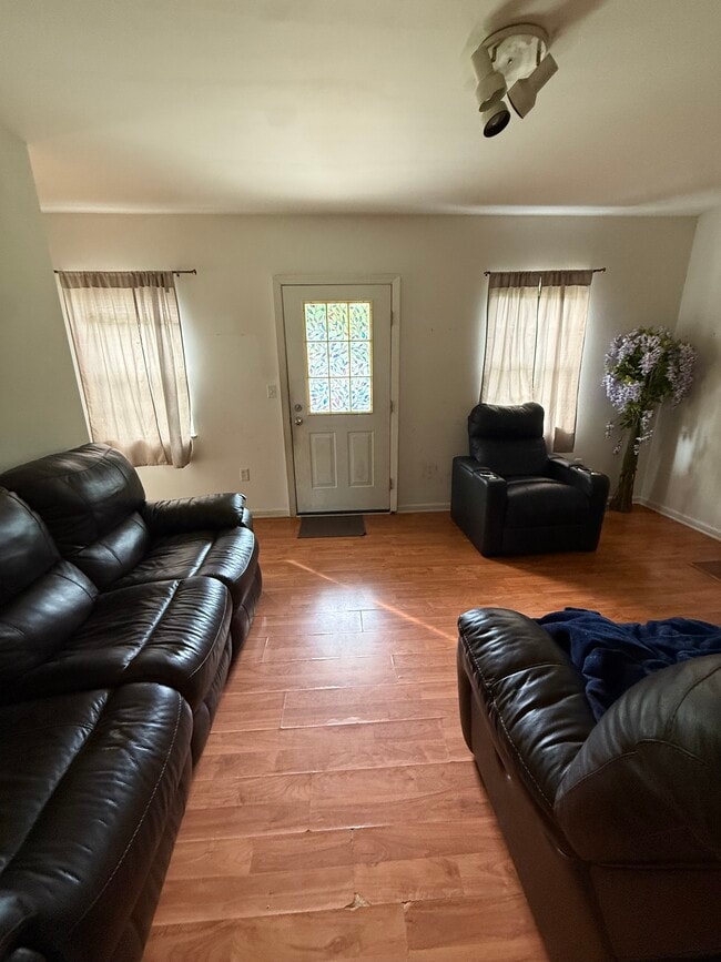 107 Front St Unit 1