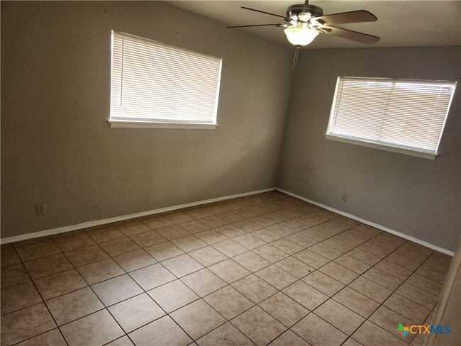 Photo - 1802 Avenue H A Ave