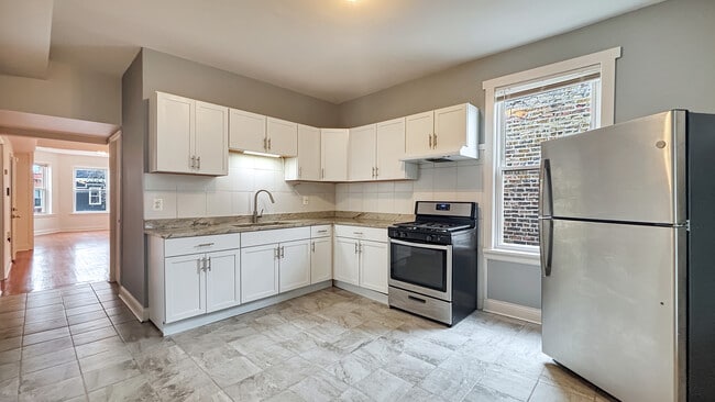 Photo - 2308 N Avers Ave