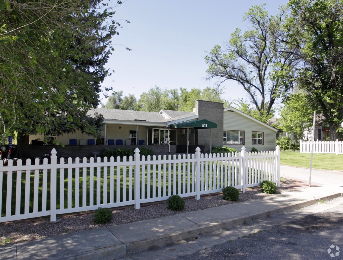 Photo - 811 E Myrtle St