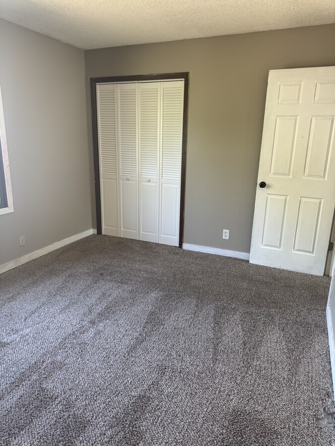 Photo - 6710 Northwest Dr Unit Duplex