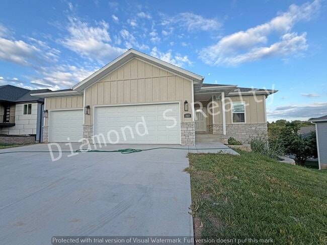 Photo - Brand New Build in Desirable Ozark Neighbo...