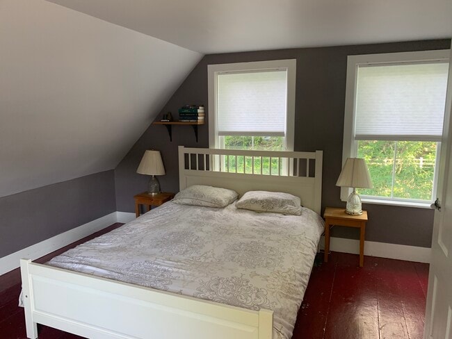 Segundo dormitorio en la planta superior - 590 Craigville Beach Rd
