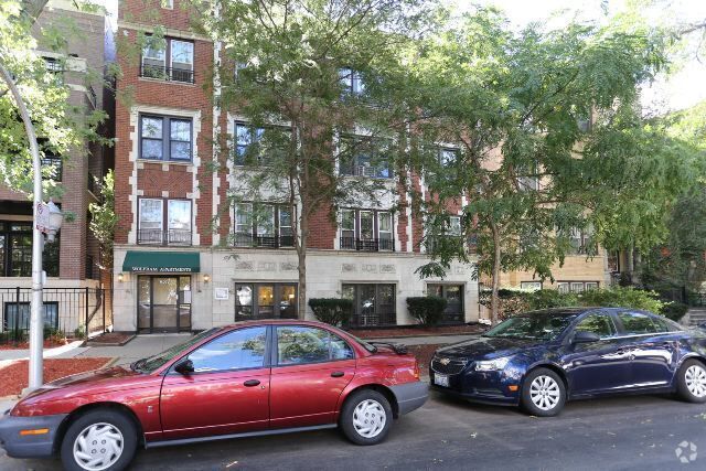 Building Photo - 840 W Wolfram Unit 014 Rental