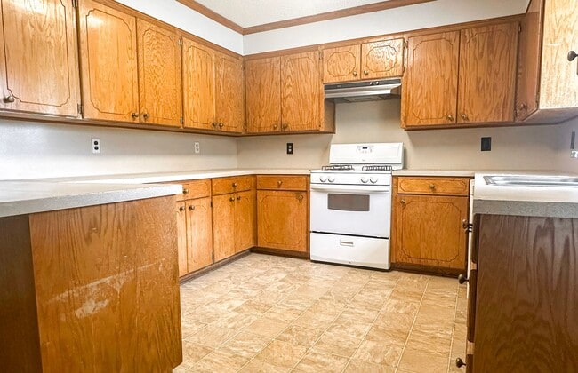 Photo - 3 Bedroom 2.5 Bath House in Texarkana, TX
