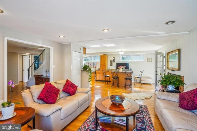 Photo - 1803 Rupert St