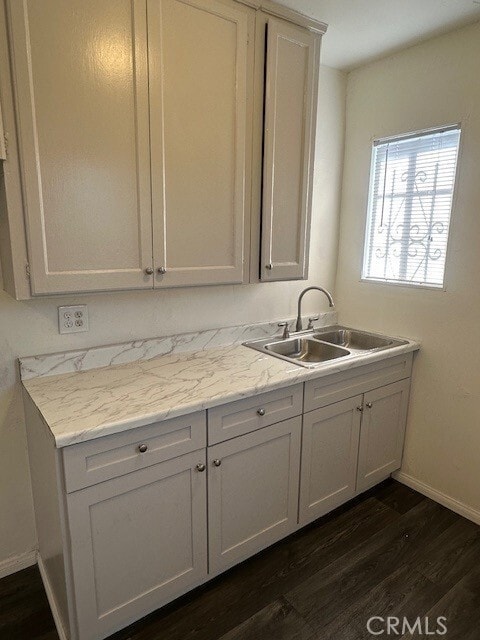 Photo - 932 W 71st St Apartment Unit 932
