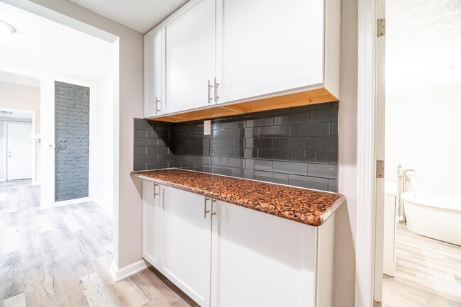 Photo - 465 Brehl Ave