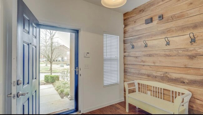 Photo - 8308 Oak Knoll Dr