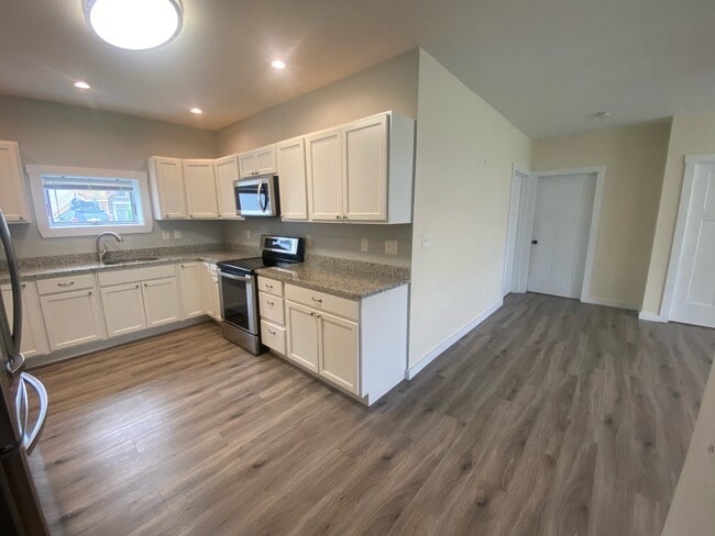 451 S Main St Unit 2