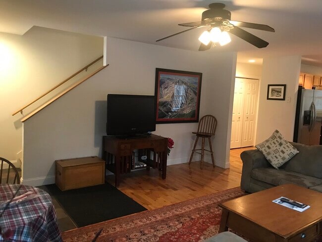 Photo - 562 New Hampshire Rte 103