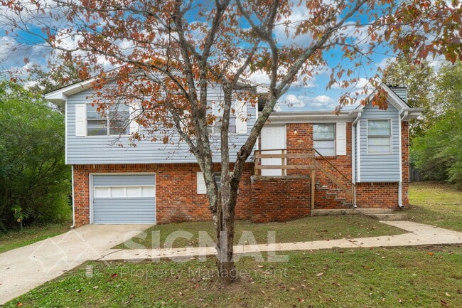 Photo - 2827 Arrowhead Cir NE