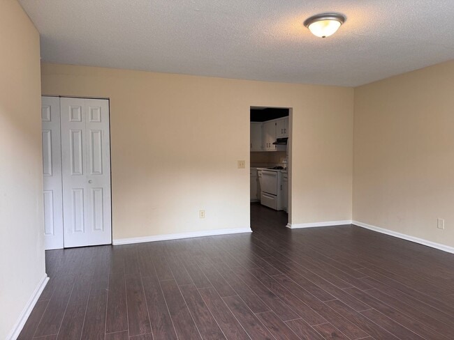 Photo - 646 Greenfield St Unidad 646-B GREENFIELD ST