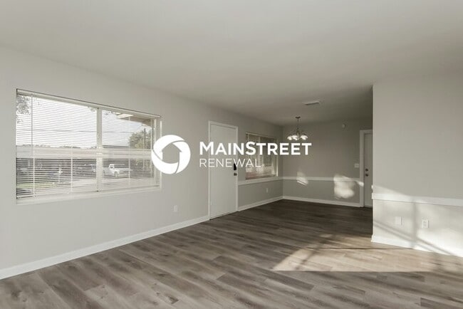 Photo - 3 Bedroom Pet-Friendly Home in WINTER HAVEN, FL with Main Street Renewal