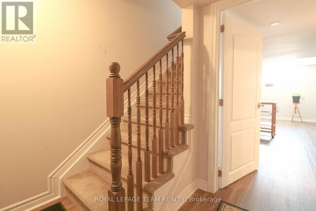 Photo - 626 Albion Falls Dr