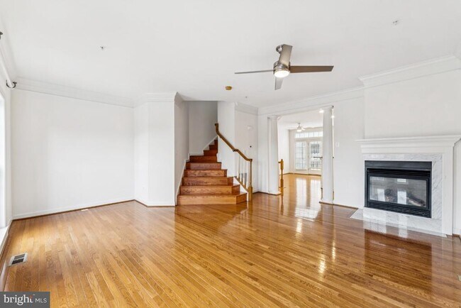 Photo - 8915 Amelung St