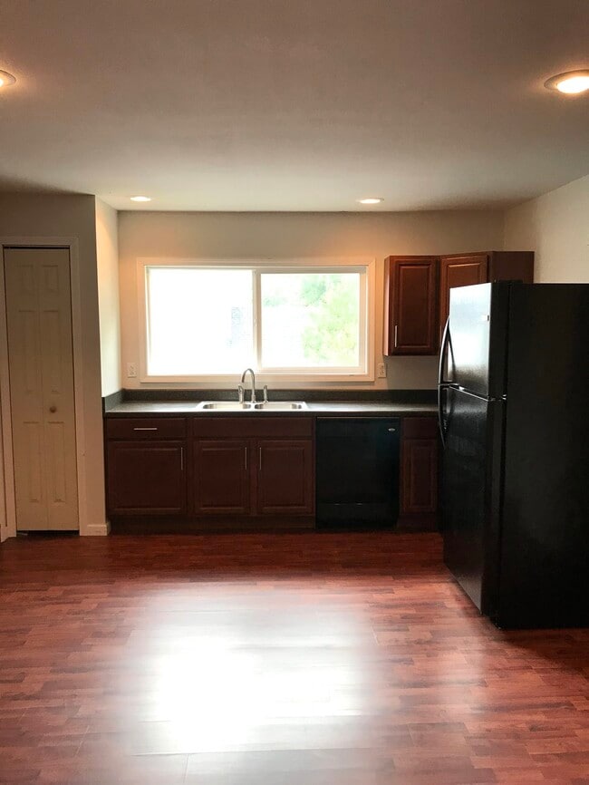 Photo - 13 Depot St Unit 2nd Story Apt