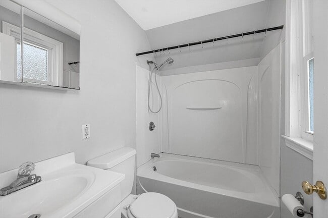 Photo - 18 Epping St Unit 3