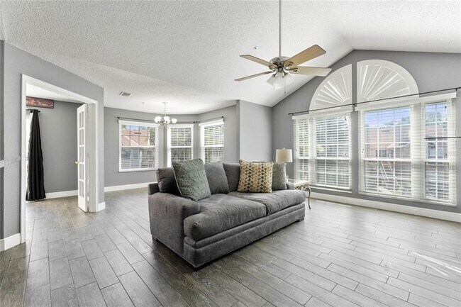 Photo - 660 Youngstown Pkwy Unidad 282