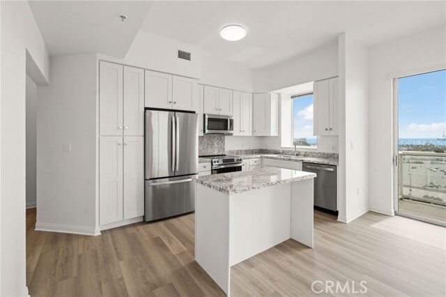 Photo - 488 E Ocean Blvd Unidad 717