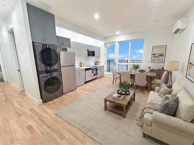 Building Photo - 194 Withers St Unit 2B