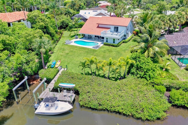 Photo - 141 Pine Hill Trail W