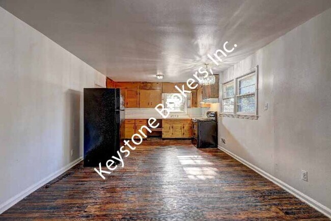 Photo - 1752 Upper River Rd