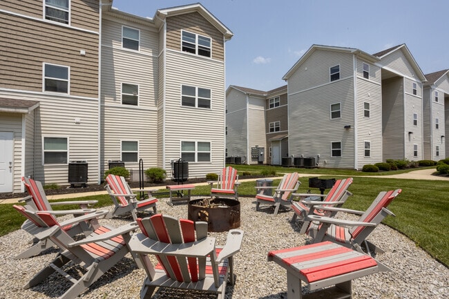 Fire Pit w/ Amble Seating - The Annex of Marion