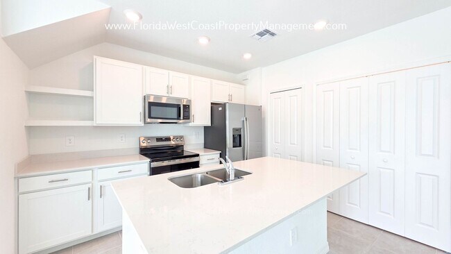 Photo - BRAND NEW TOWNHOME! AURORA at LAKEWOOD RANCH! MOVE IN READY OUTSTANDING LOCATION!