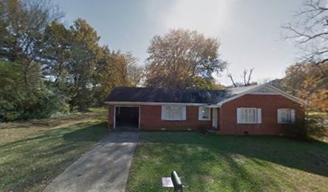 Photo - 1704 Central St House