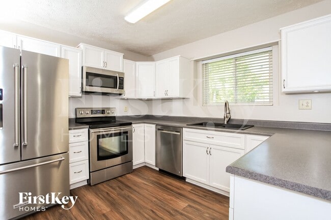 Photo - 1088 Heritage Trce