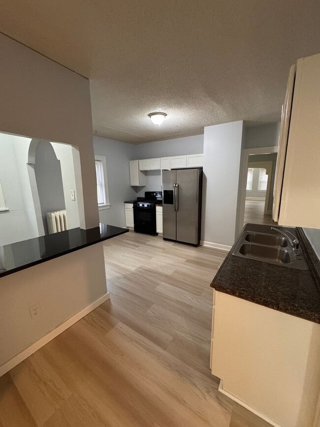 Photo - 1429-1431 Knox Ave N Unit 1431